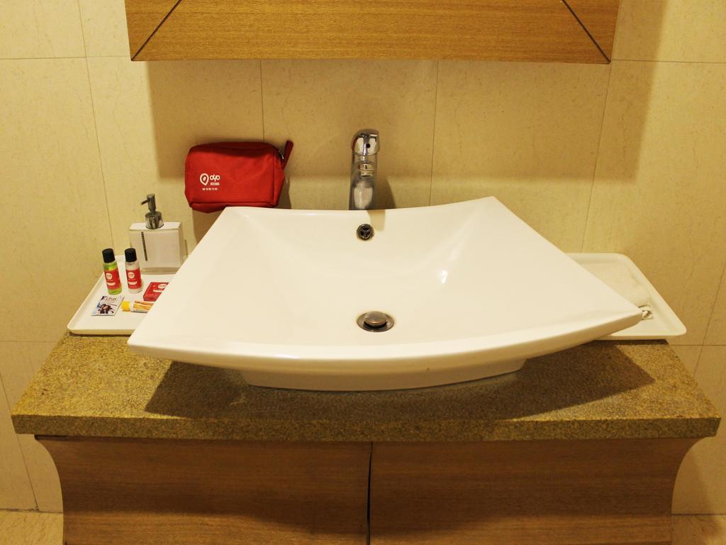 Hotel Oyo Premium Kaushambi Indirapuram Exterior foto